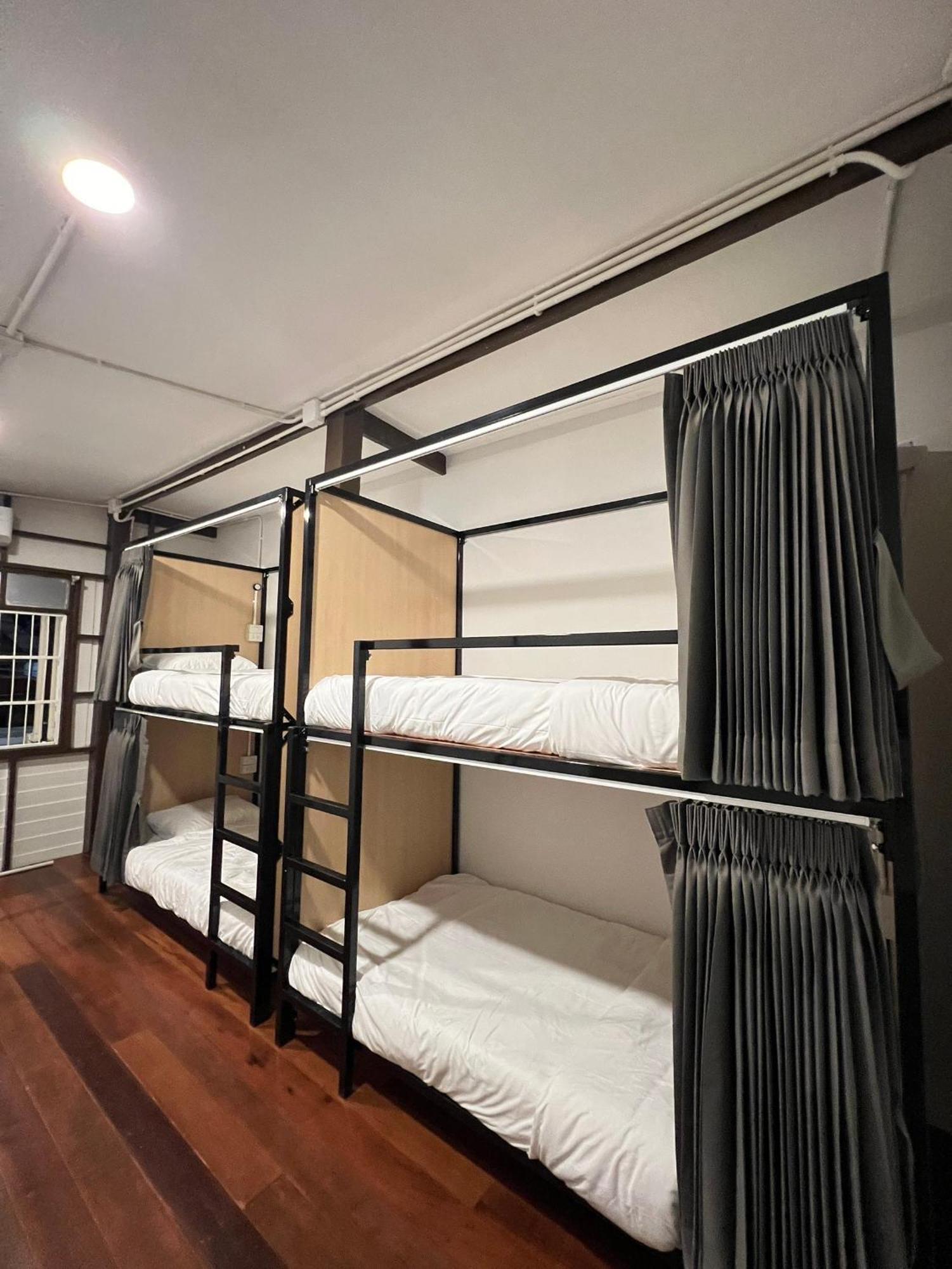 House Ju Hostel Bangkok Exterior photo